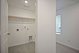 14709 Mudstone St in Elmendorf, TX - Building Photo - Building Photo