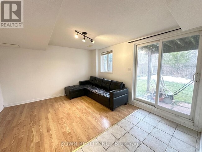 124 Meandering Trail in Toronto, ON - Building Photo - Building Photo