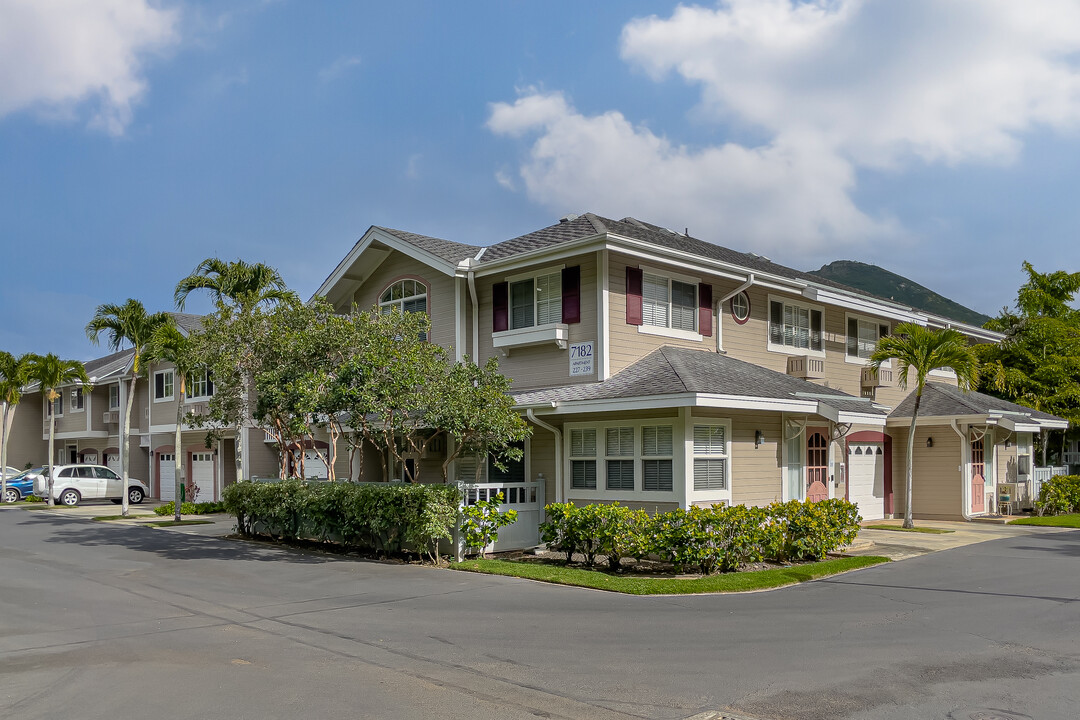 Lalea at Hawaii Kai in Honolulu, HI - Foto de edificio