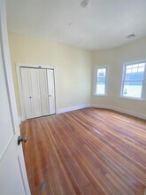 32 Putnam Ave, Unit 2 in Cambridge, MA - Building Photo - Building Photo