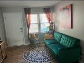 1631 Pearlott St, Unit C in Charleston, SC - Building Photo