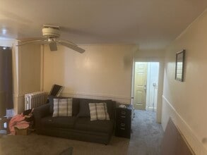 58 Tolland St, Unit A in East Hartford, CT - Foto de edificio - Building Photo