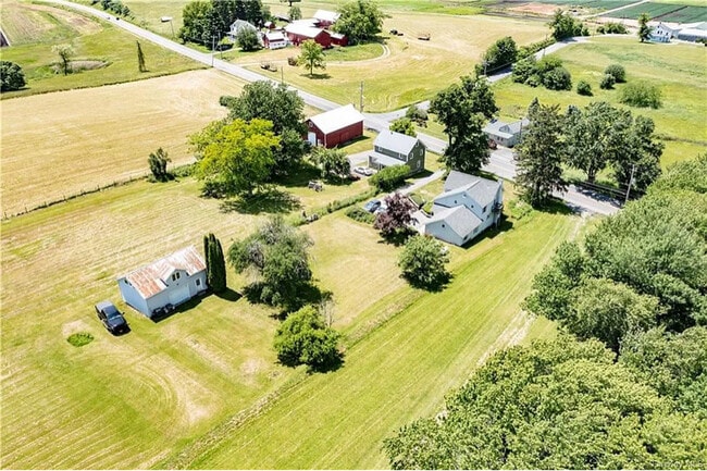 1014 Pulaski Hwy in Goshen, NY - Foto de edificio - Building Photo