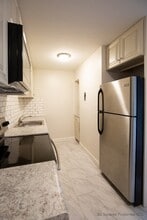 803 Plate St, Unit 108 in Rochester, MI - Building Photo - Building Photo