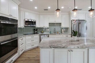 858 Hudson Ave in Sarasota, FL - Building Photo - Building Photo