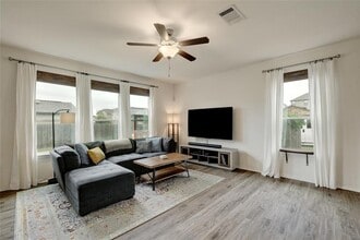 9017 Norwich Castle in Austin, TX - Building Photo - Building Photo