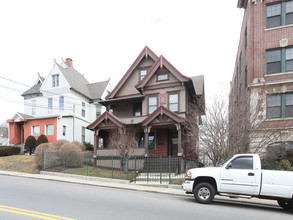 90 Willow St in Waterbury, CT - Building Photo - Building Photo