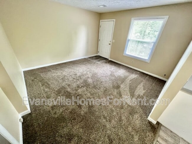 10455 Old Hwy 62 E in Mount Vernon, IN - Building Photo - Building Photo