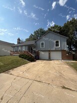 1626 E Sheridan Bridge Ln in Olathe, KS - Building Photo