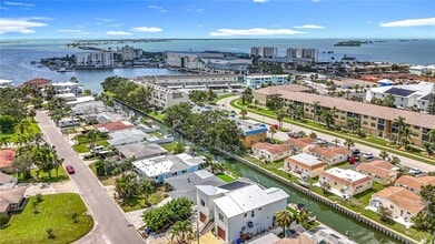 572 Baywood Dr N in Dunedin, FL - Building Photo - Building Photo