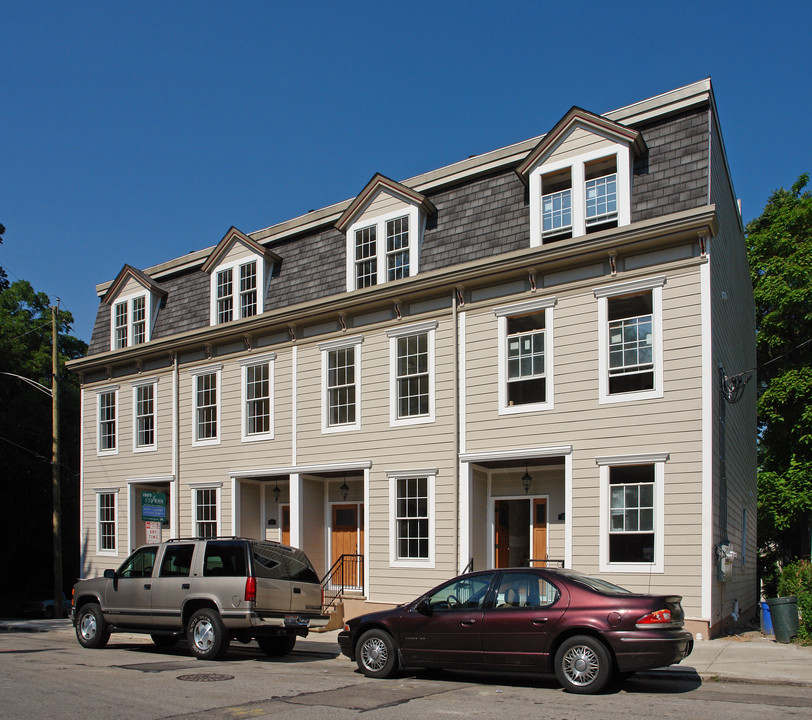 1117 Wareham Dr in Cincinnati, OH - Foto de edificio