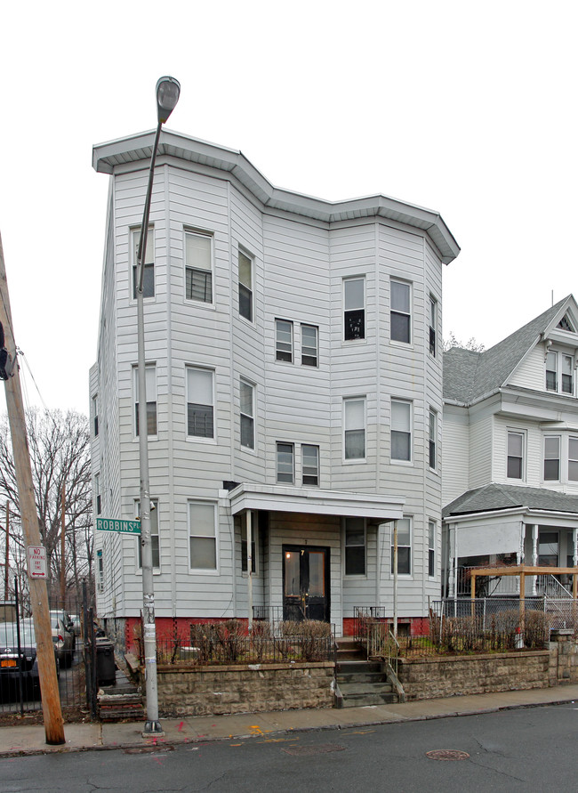 7 Robbins Pl in Yonkers, NY - Building Photo - Building Photo