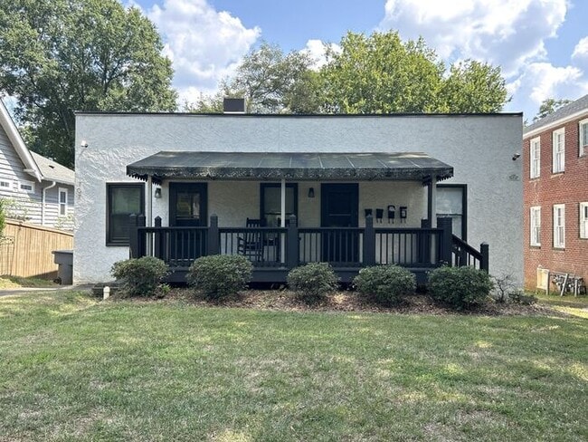 707 Grandin Rd in Charlotte, NC - Foto de edificio - Building Photo