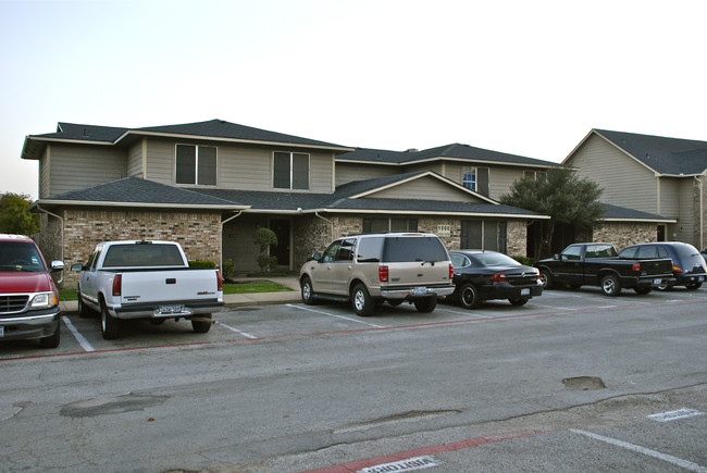 Parkway East Townhomes in Arlington, TX - Foto de edificio - Building Photo