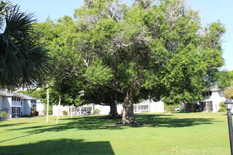 Sunquest Apartments in Vero Beach, FL - Foto de edificio - Building Photo