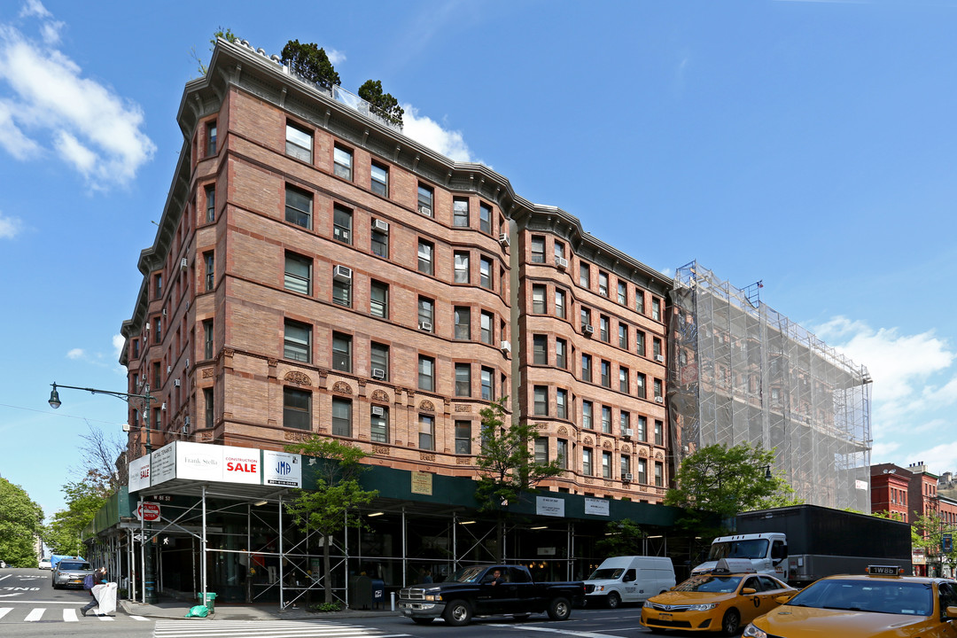 Endicott Apartments in New York, NY - Building Photo