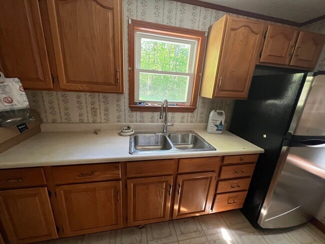 40 Hemlock St in Leicester, MA - Building Photo - Building Photo