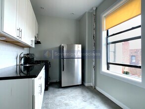 25 Vermilyea Ave in New York, NY - Building Photo - Building Photo