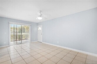 333 SE Martin Ave, Unit 1A in Stuart, FL - Building Photo - Building Photo