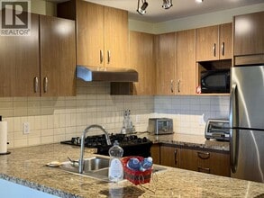 3082 DAYANEE SPRING Blvd in Coquitlam, BC - Building Photo - Building Photo