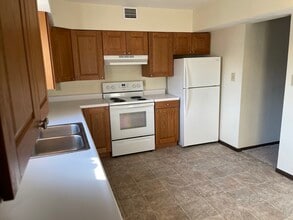 1510 Northbrook Dr, Unit A1 in Normal, IL - Building Photo - Building Photo