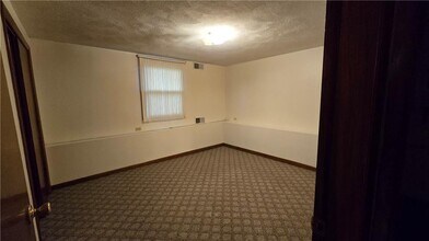 25 Greene Ave in Cranston, RI - Building Photo - Building Photo