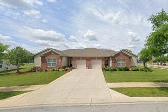 The Village at Wayne Trace Homes in Fort Wayne, IN - Foto de edificio - Building Photo