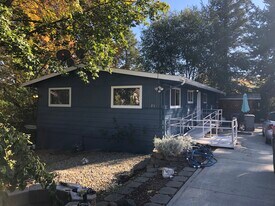 215 NW Webb St, Unit Upper in Pullman, WA - Building Photo