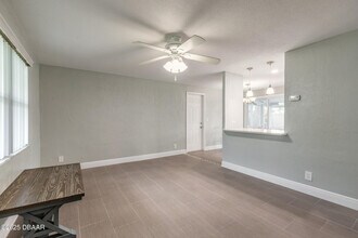 5028 Palmetto St in Port Orange, FL - Foto de edificio - Building Photo