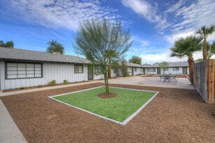 Marlette 8 in Phoenix, AZ - Building Photo