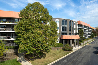 Barcelona in Skokie, IL - Building Photo - Building Photo