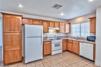 3327 Erva St in Las Vegas, NV - Building Photo - Building Photo