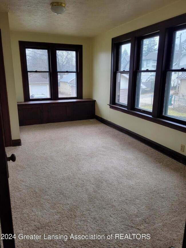 209 E Mt Hope Ave in Lansing, MI - Building Photo - Building Photo