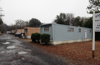 Oak Terrace Village in North Charleston, SC - Building Photo - Building Photo