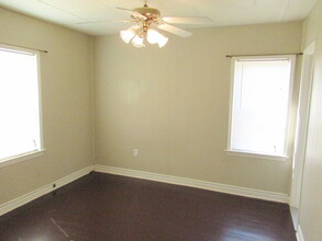 2106 Boston Ave in Lubbock, TX - Foto de edificio - Building Photo