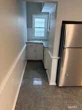 38 Center St in Bristol, CT - Foto de edificio - Building Photo