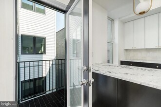 608 S American St in Philadelphia, PA - Building Photo - Building Photo