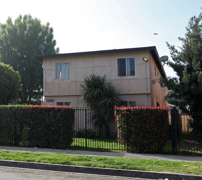 18000 Schoenborn St in Northridge, CA - Building Photo - Building Photo