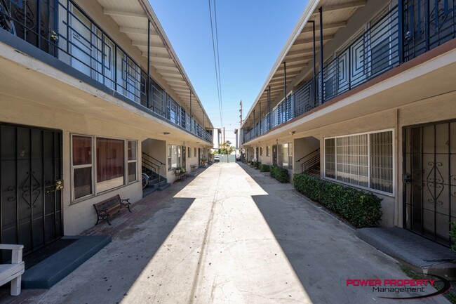 16120 Van Ness Ave. in Torrance, CA - Foto de edificio - Building Photo