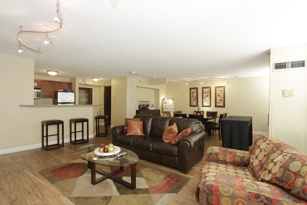 The Towers at Four lakes Lisle, IL Apartments