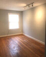 70 Lyman St, Unit 5 in South Hadley, MA - Building Photo - Building Photo