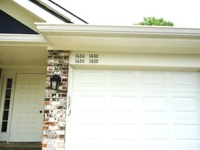 1432 Wentworth Ct in Vernon Hills, IL - Building Photo - Building Photo