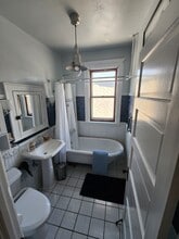 2223 S Winchester St, Unit Unfurnished in Milwaukee, WI - Building Photo - Building Photo