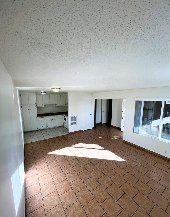 241 Campbell Way in Oxnard, CA - Foto de edificio - Building Photo