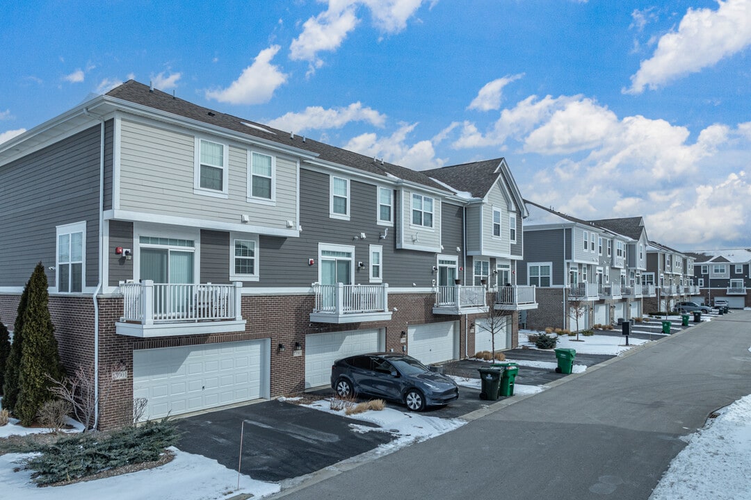 The Square at Goodings Grove in Homer Glen, IL - Building Photo