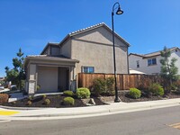 1361 Rex Floyd Ln in Fairfield, CA - Foto de edificio - Building Photo