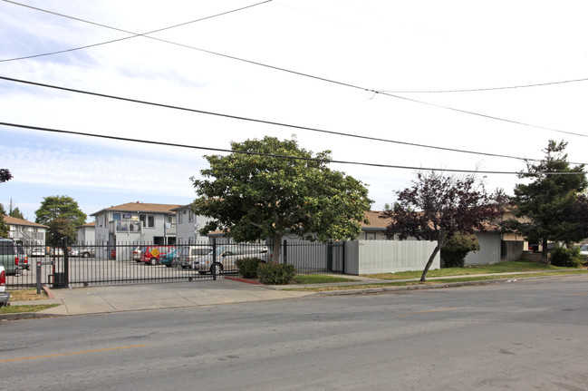 1041 Rider Ave in Salinas, CA - Building Photo - Building Photo