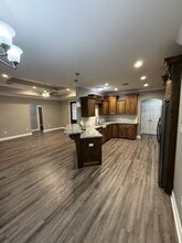 205 Oakwood Dr in Lake Charles, LA - Building Photo - Building Photo