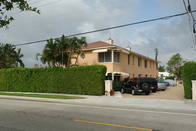 3637 S Olive Ave in West Palm Beach, FL - Building Photo - Building Photo