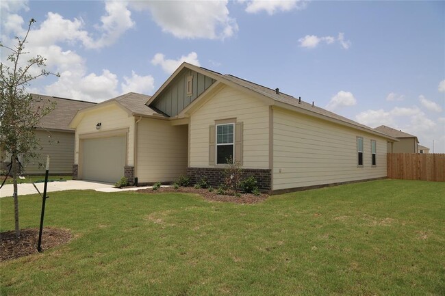 10108 Pappas Dr in Brookshire, TX - Building Photo - Building Photo